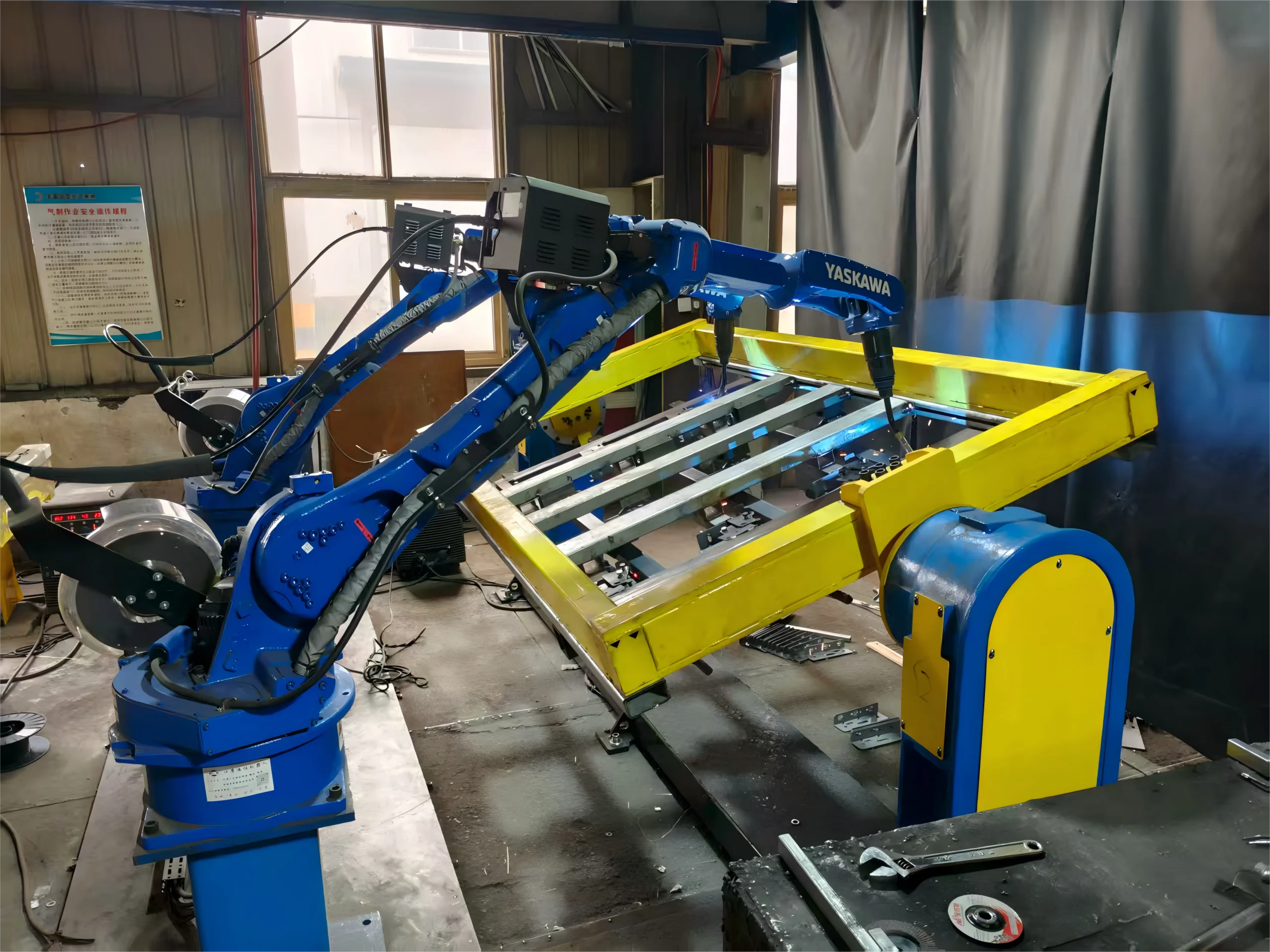 dongjian racking robot welding